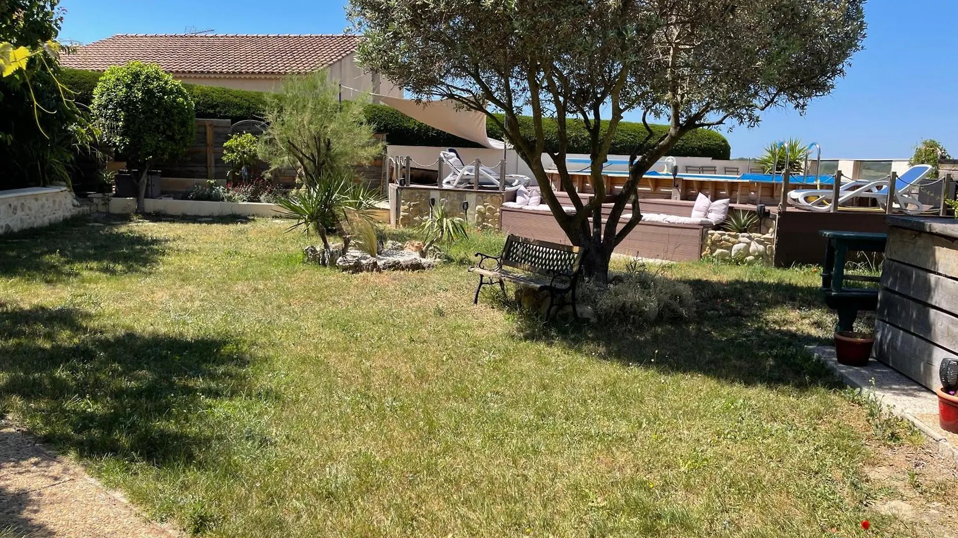 Coquelicot Bed & Breakfast Montagnac  0*, Montagnac (Alpes-de-Haute-Provence) France